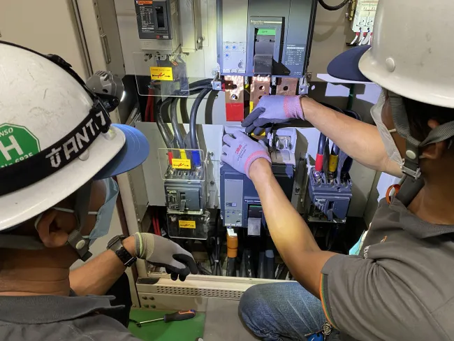Connect Inert Gas Piping System and Install New Circuit Breaker for Vacuum Furnace