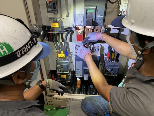 Connect Inert Gas Piping System and Install New Circuit Breaker for Vacuum Furnace