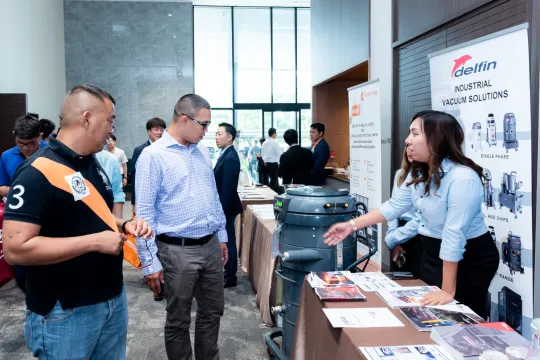 DELFIN Booth