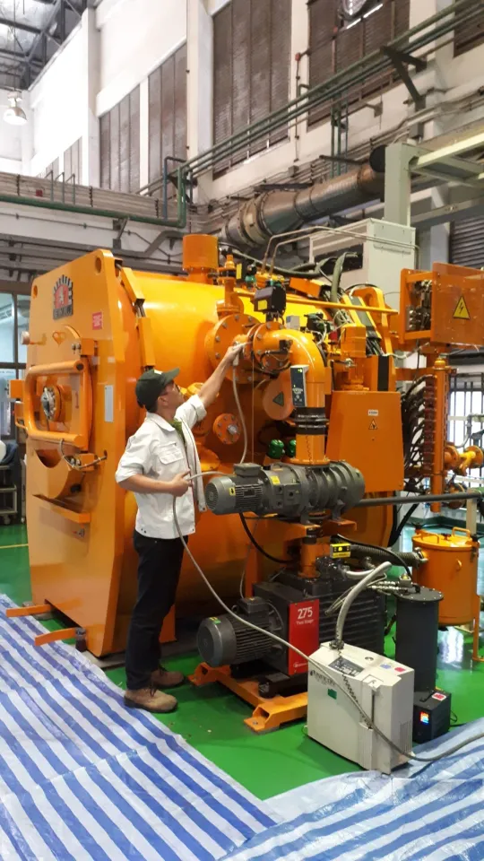 Change Seal Kits & Helium Test Leak Vacuum Furnace