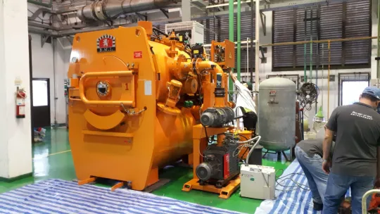 Change Seal Kits & Helium Test Leak Vacuum Furnace